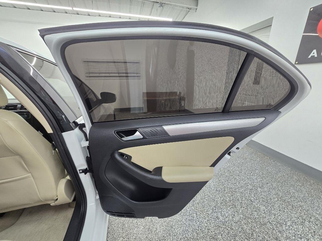 Volkswagen Jetta SE 6A 2016