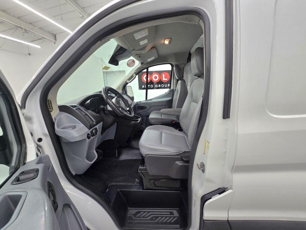 Ford Transit 250 Van Low Roof w/Sliding Pass. 130-in. WB 2019