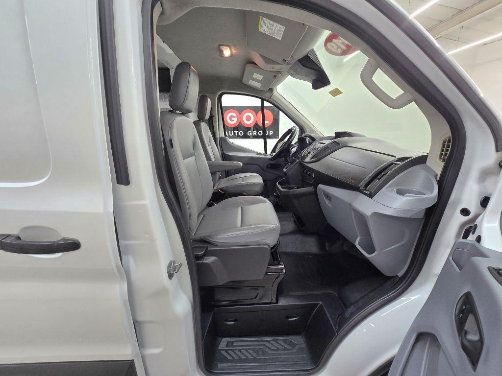 Ford Transit 250 Van Low Roof w/Sliding Pass. 130-in. WB 2019