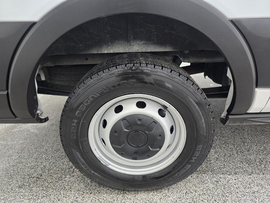Ford Transit 250 Van Low Roof w/Sliding Pass. 130-in. WB 2019