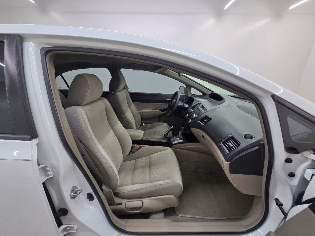 Honda Civic LX Sedan 5-Speed AT 2009
