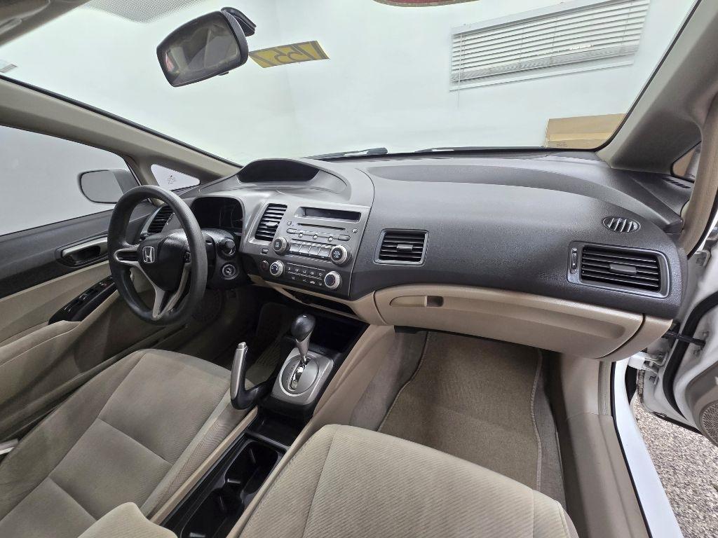 Honda Civic LX Sedan 5-Speed AT 2009