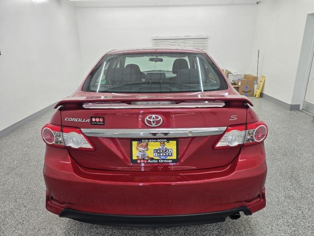 Toyota Corolla S 5-Speed MT 2012