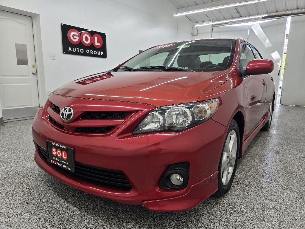 Toyota Corolla S 5-Speed MT 2012