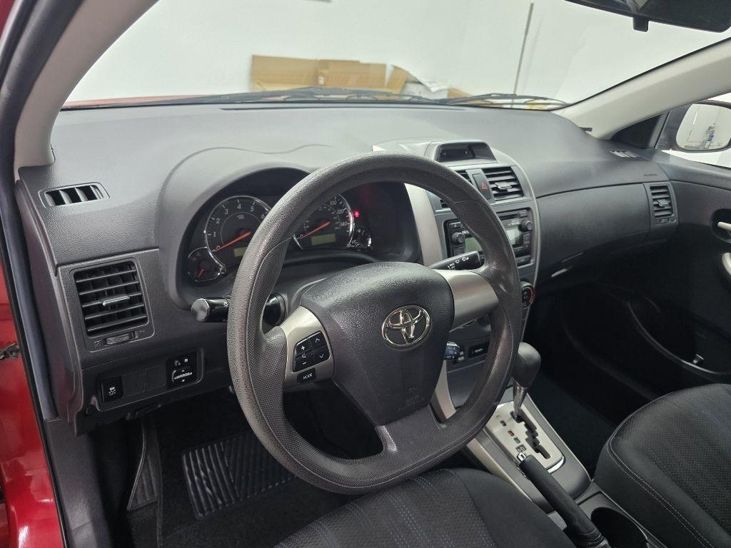 Toyota Corolla S 5-Speed MT 2012