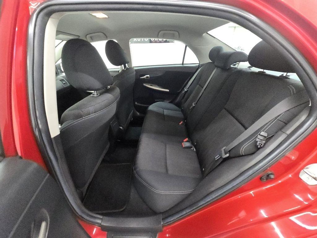 Toyota Corolla S 5-Speed MT 2012