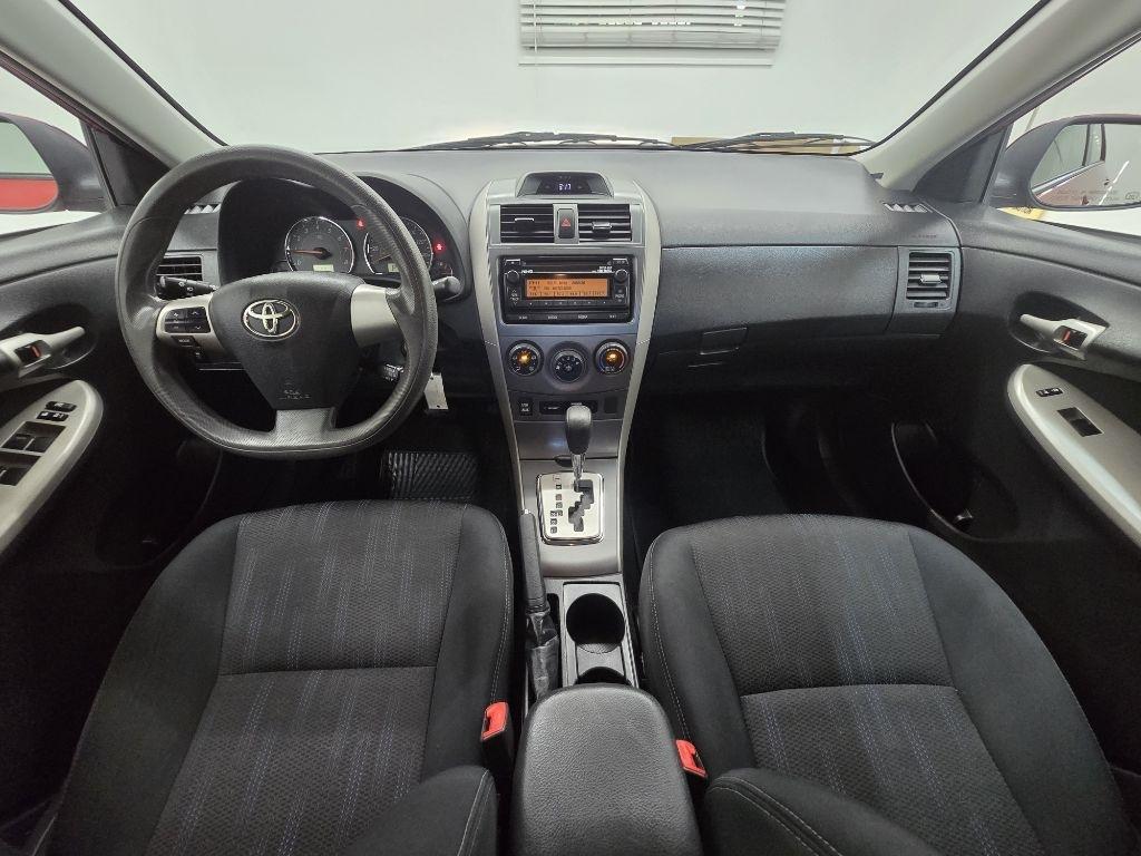 Toyota Corolla S 5-Speed MT 2012