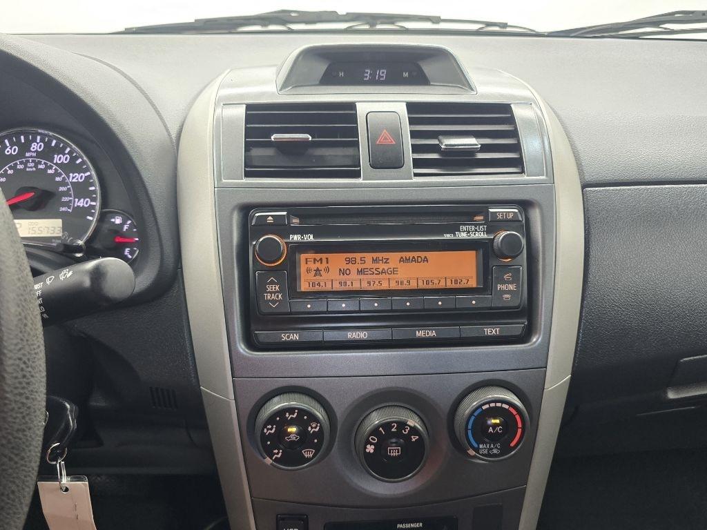Toyota Corolla S 5-Speed MT 2012