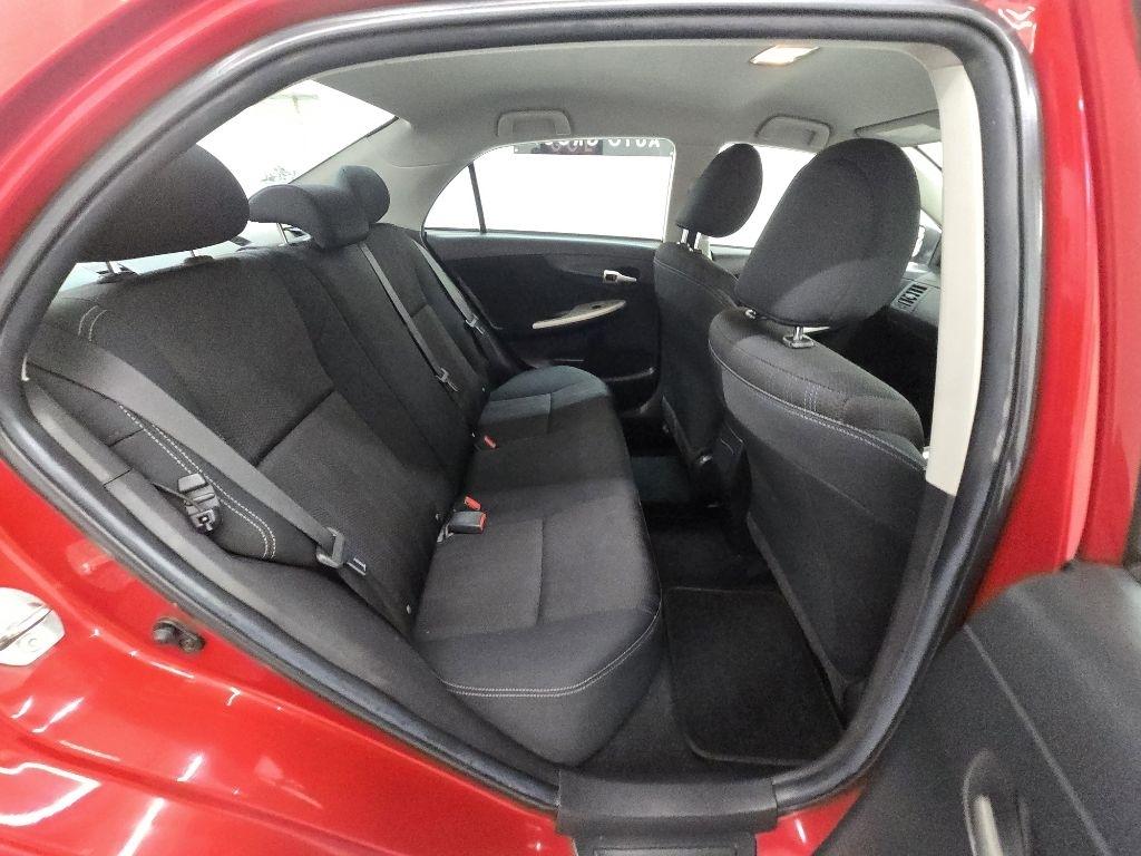 Toyota Corolla S 5-Speed MT 2012