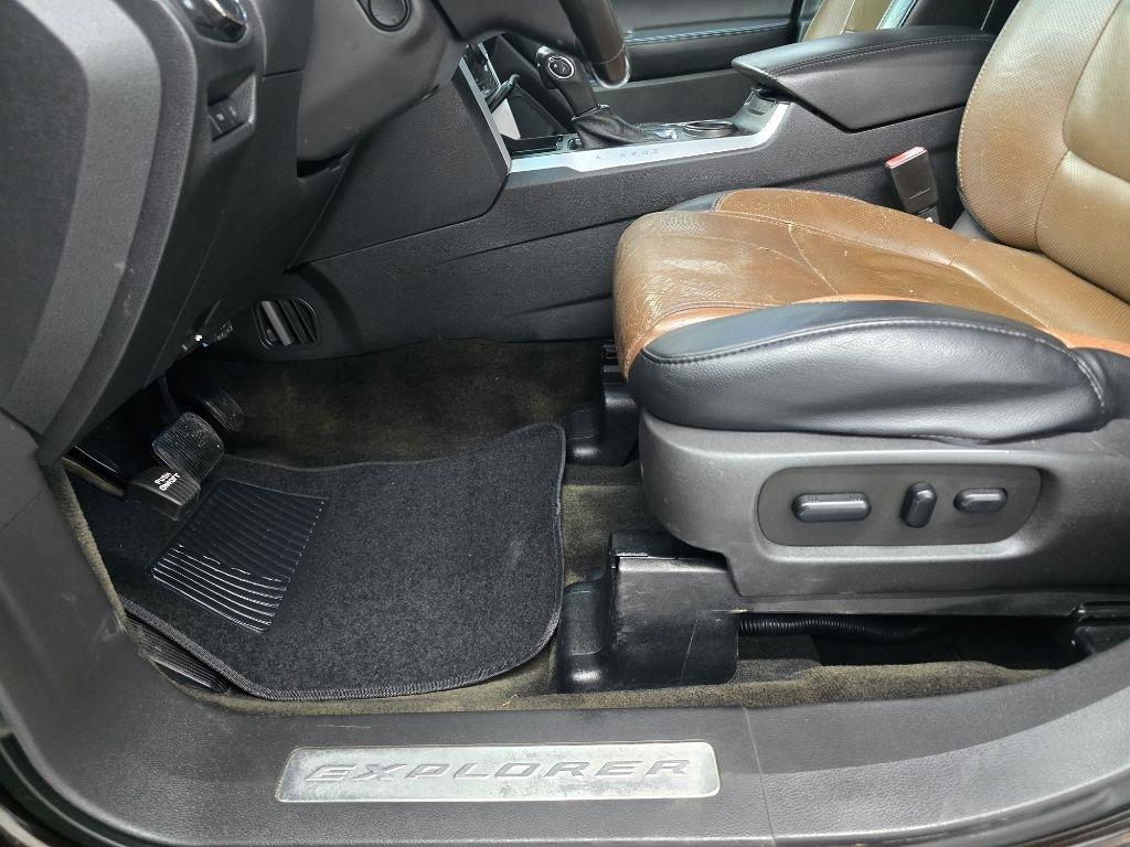 Ford Explorer Limited FWD 2013