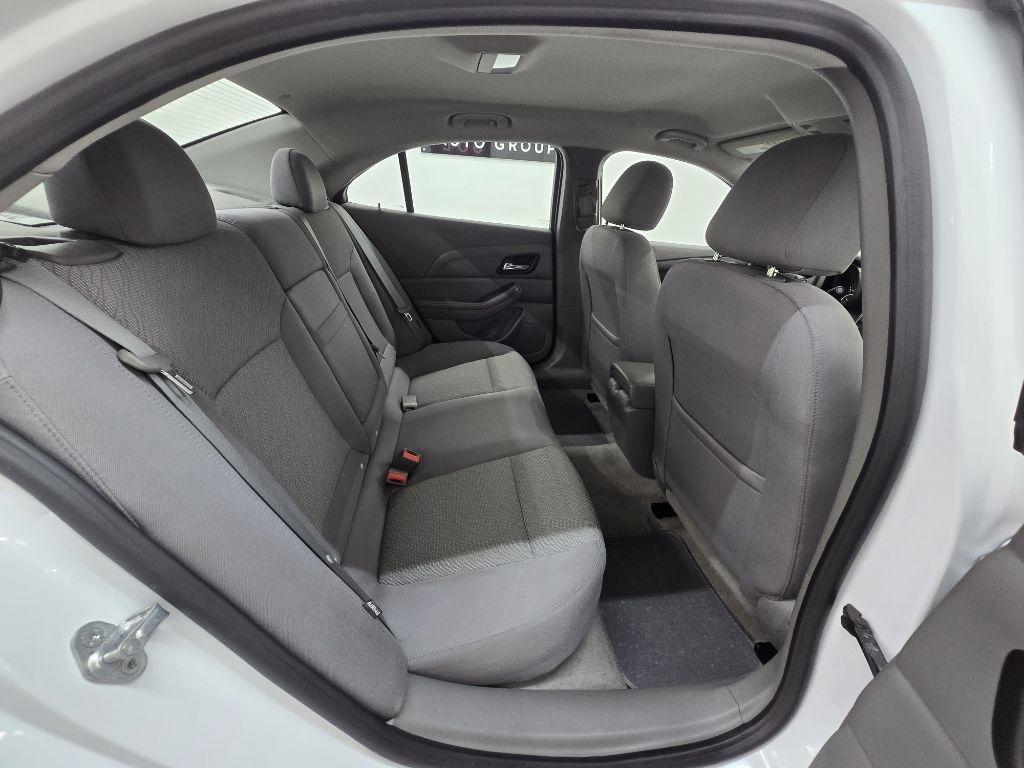 Chevrolet Malibu LS 2013