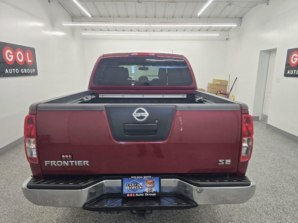 Nissan Frontier LE Crew Cab 2WD 2010
