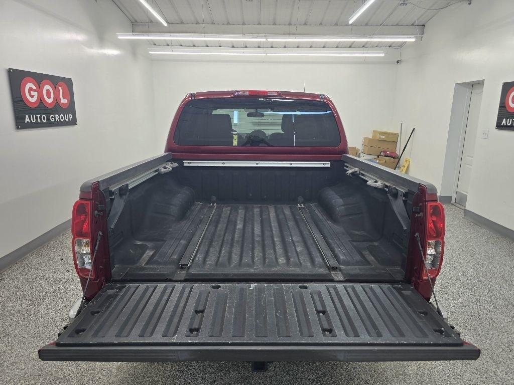 Nissan Frontier LE Crew Cab 2WD 2010