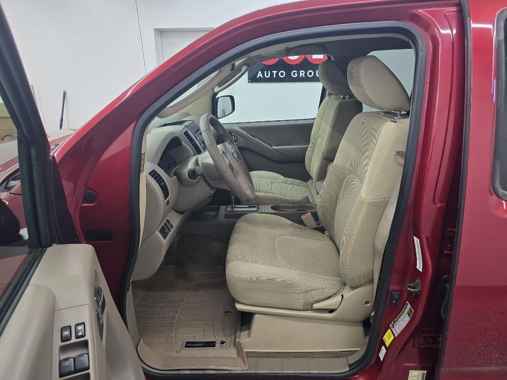 Nissan Frontier LE Crew Cab 2WD 2010