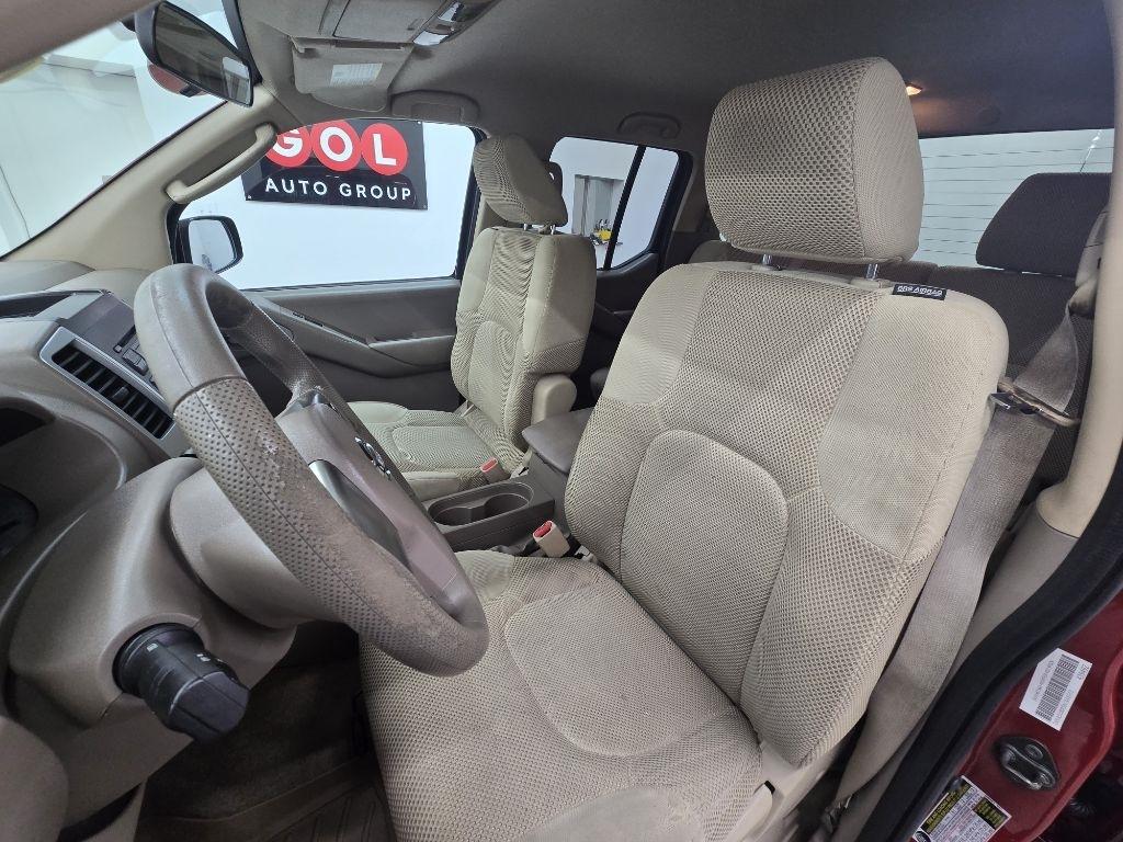 Nissan Frontier LE Crew Cab 2WD 2010