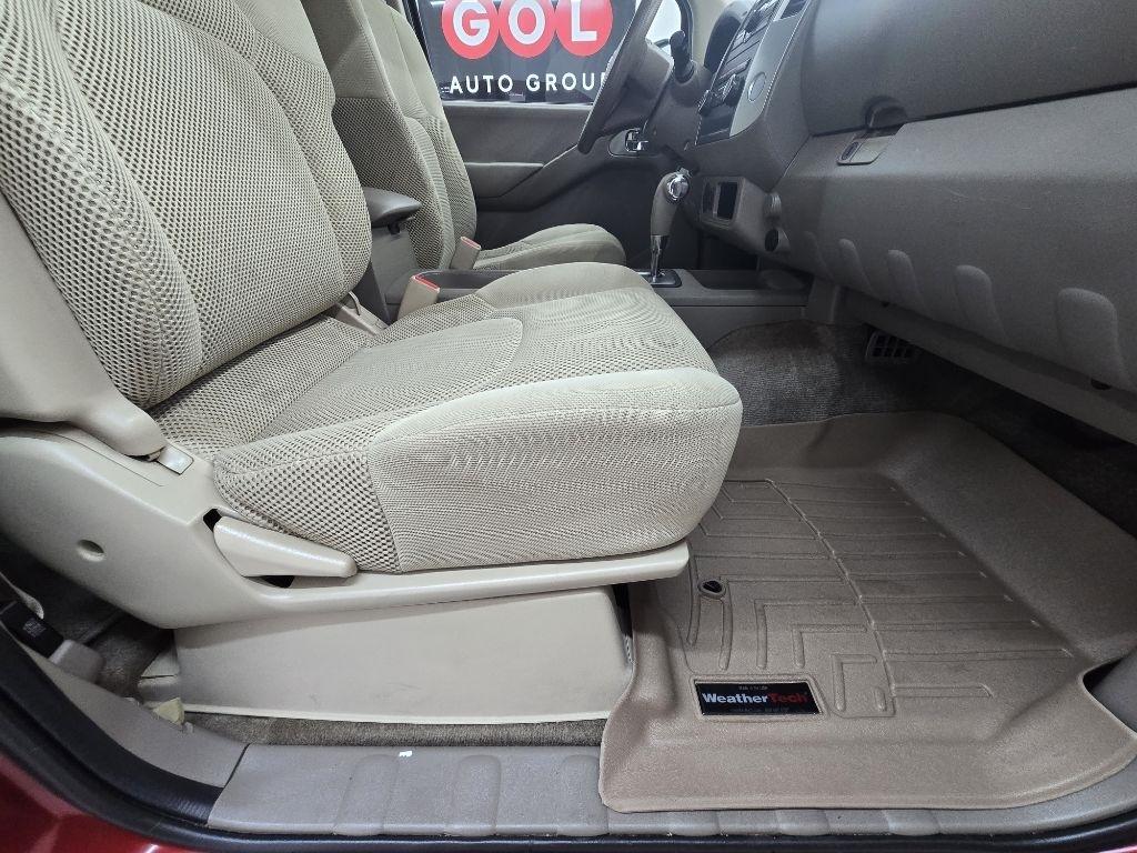 Nissan Frontier LE Crew Cab 2WD 2010