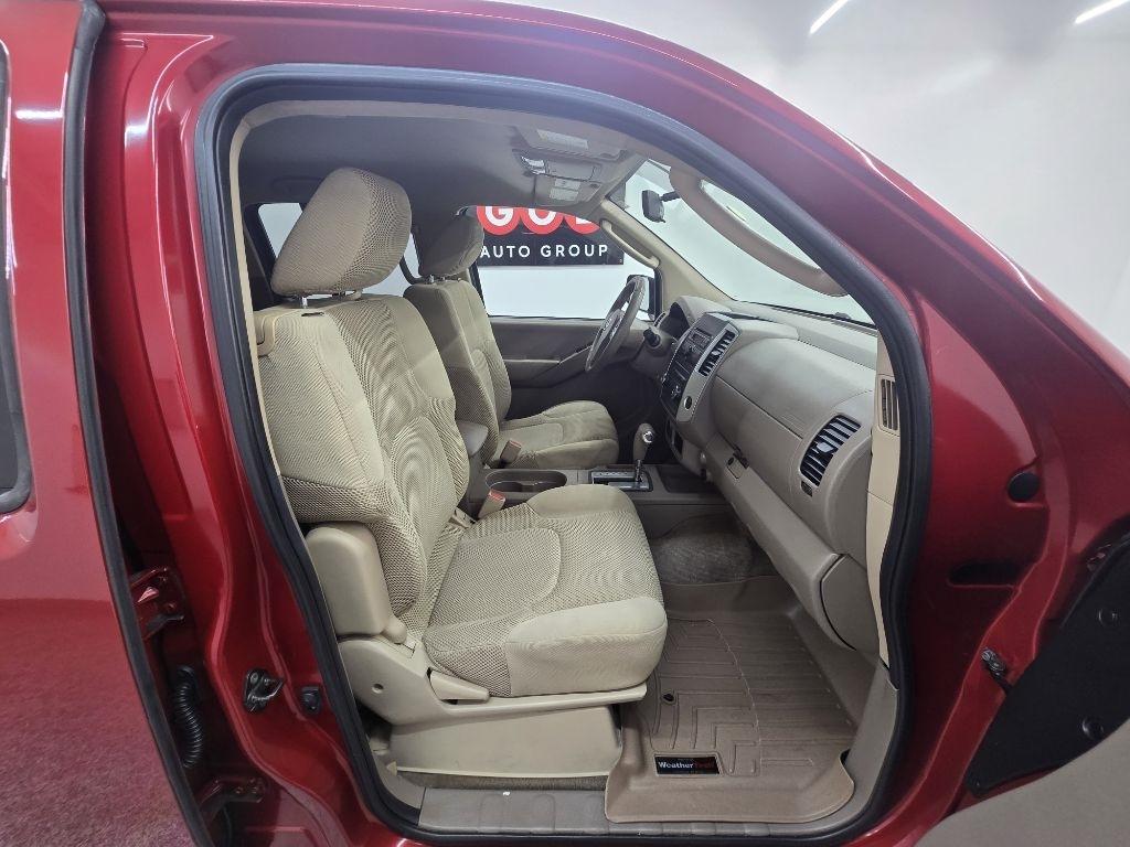 Nissan Frontier LE Crew Cab 2WD 2010