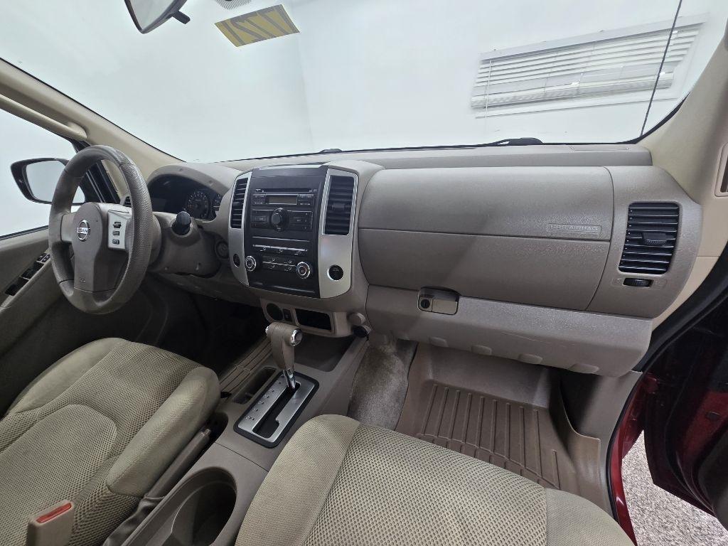 Nissan Frontier LE Crew Cab 2WD 2010