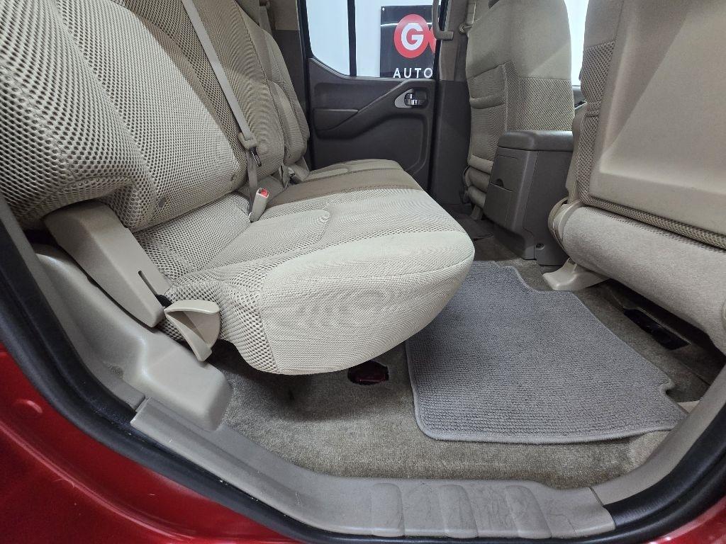 Nissan Frontier LE Crew Cab 2WD 2010