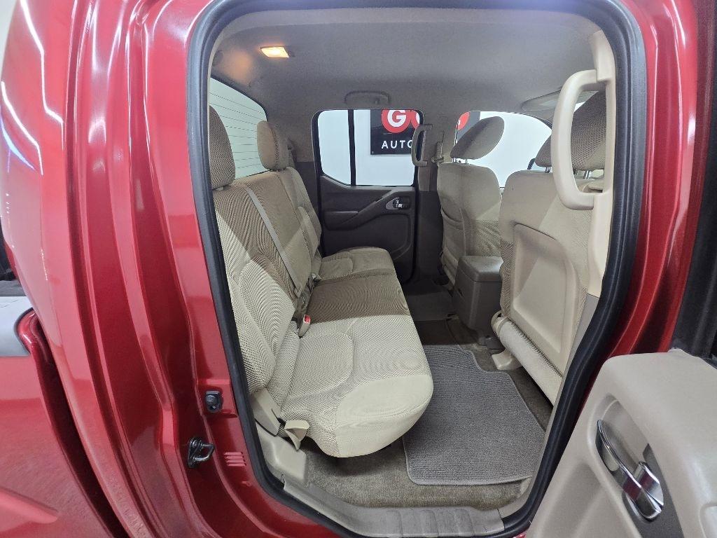 Nissan Frontier LE Crew Cab 2WD 2010