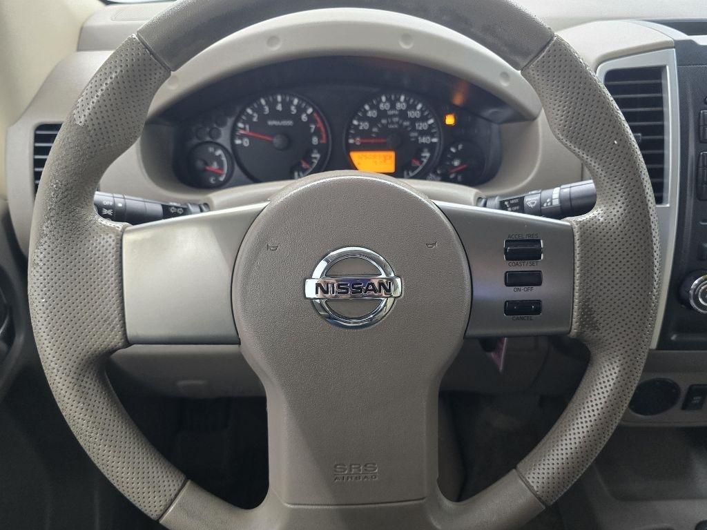 Nissan Frontier LE Crew Cab 2WD 2010