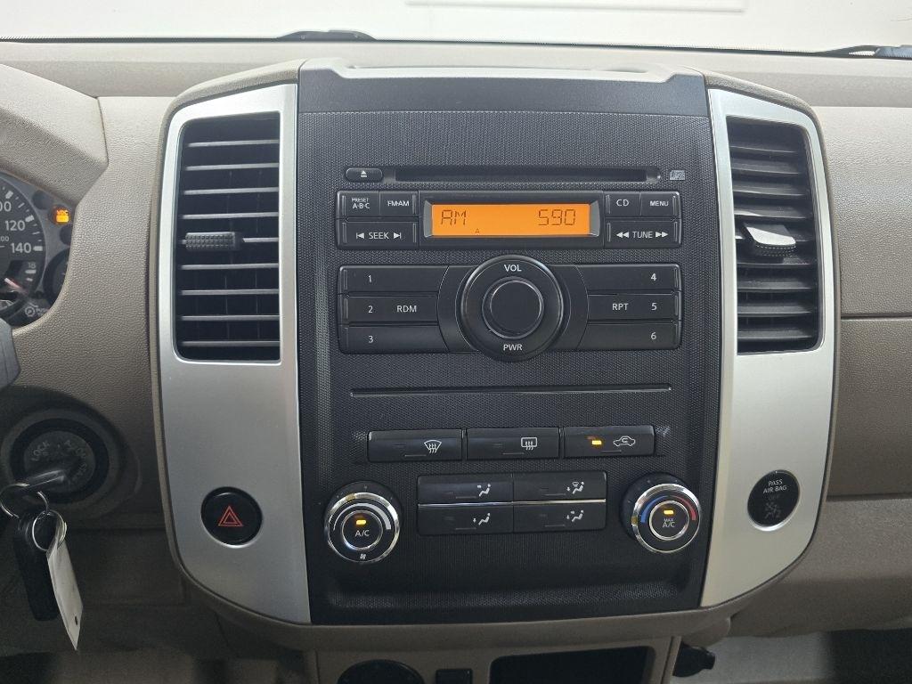 Nissan Frontier LE Crew Cab 2WD 2010