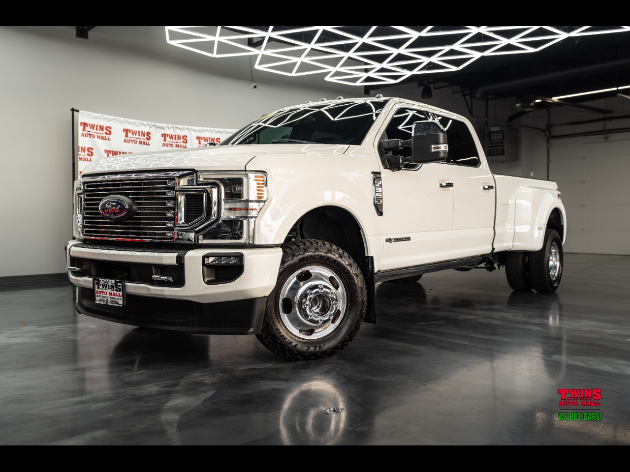 2022 Ford F-350 SD Platinum Crew Cab Long Box 4WD DRW