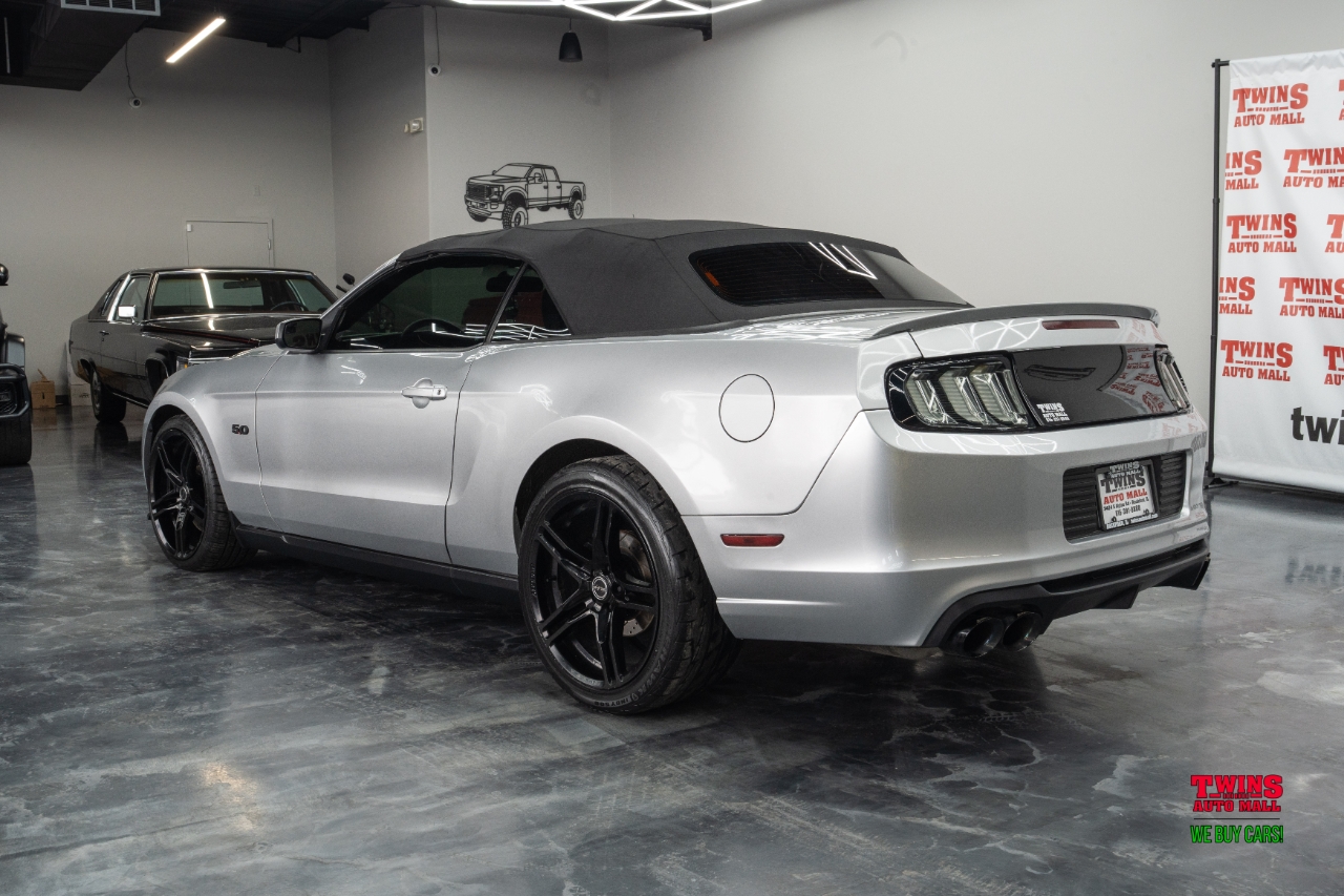Ford Mustang GT convertible 2011