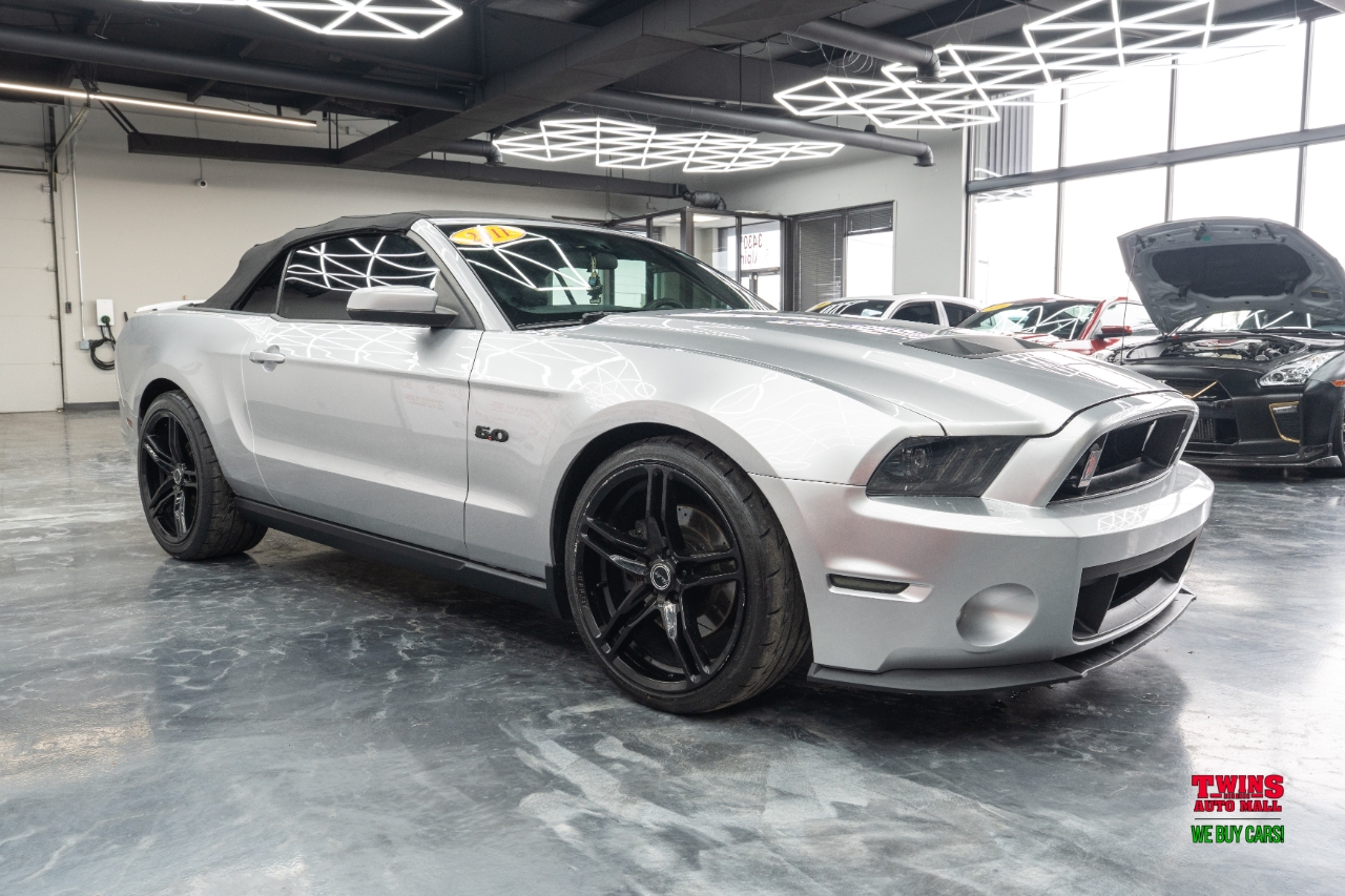 Ford Mustang GT convertible 2011