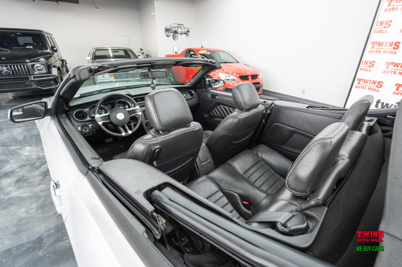 Ford Mustang GT convertible 2011