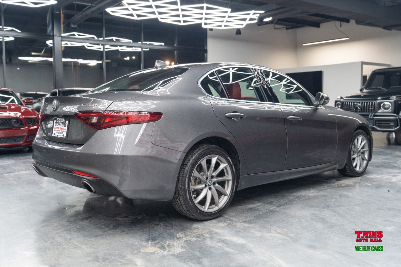 Alfa Romeo Giulia Sprint AWD 2021