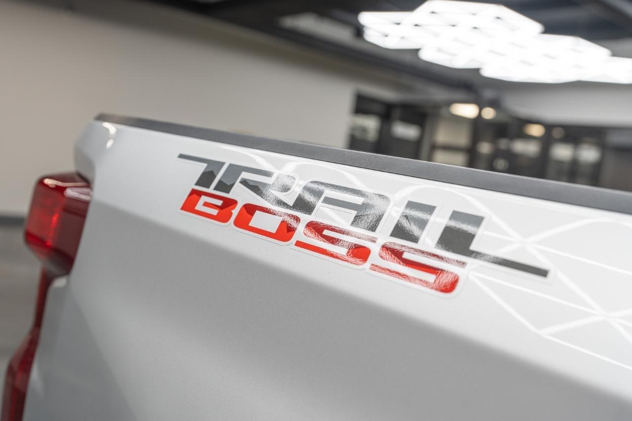 Chevrolet Silverado 1500 LT Trail Boss Crew Cab 4WD 2020