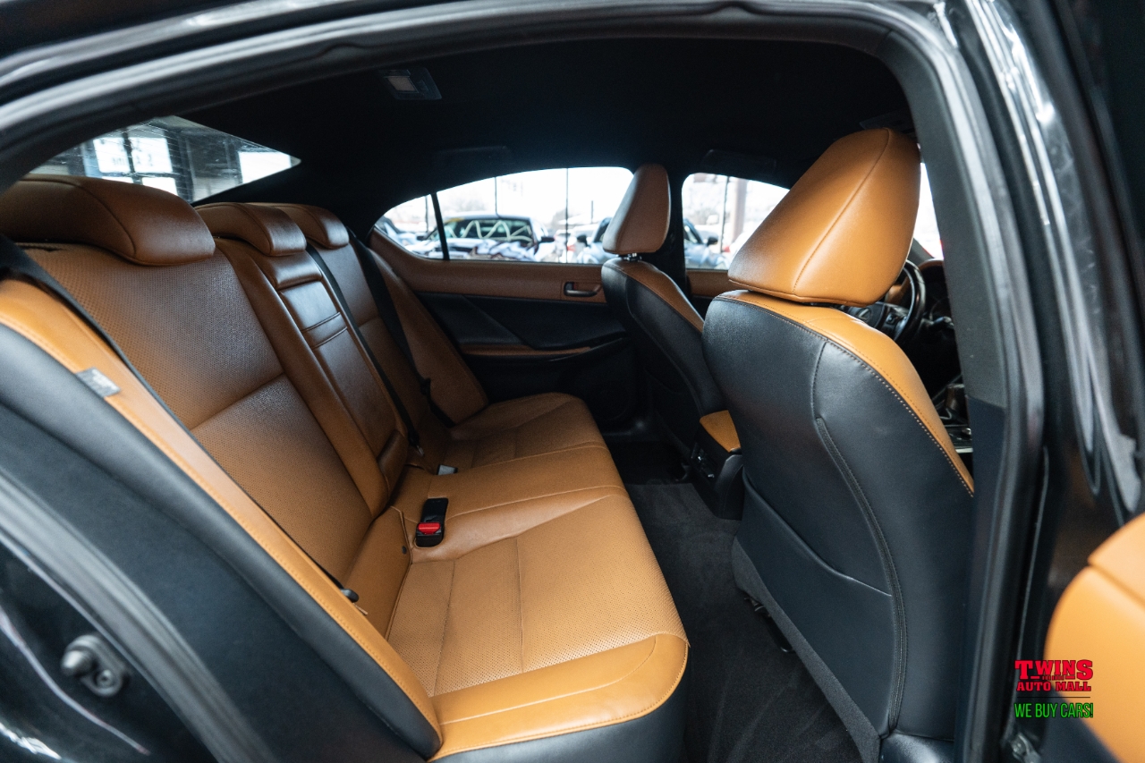 Lexus IS 350 AWD 2021