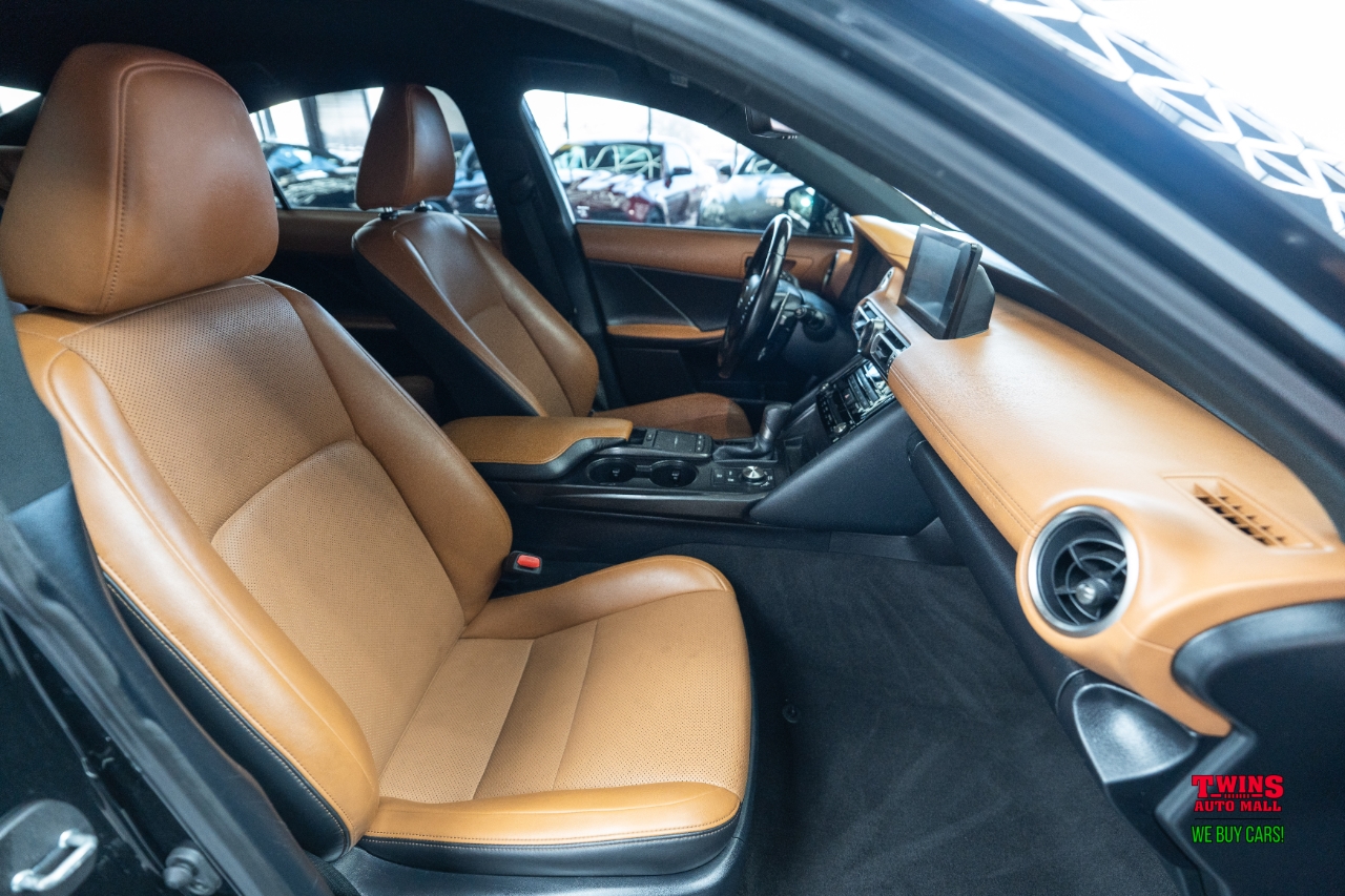 Lexus IS 350 AWD 2021