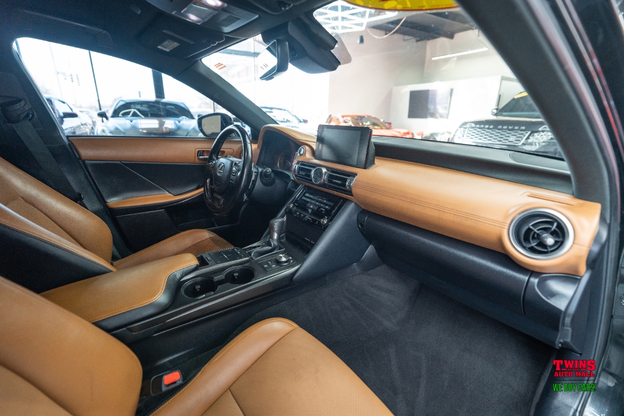 Lexus IS 350 AWD 2021