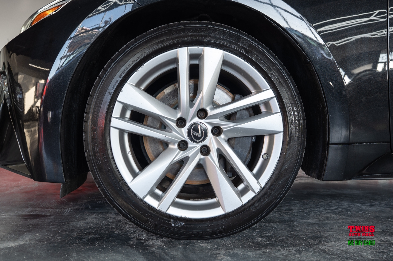 Lexus IS 350 AWD 2021