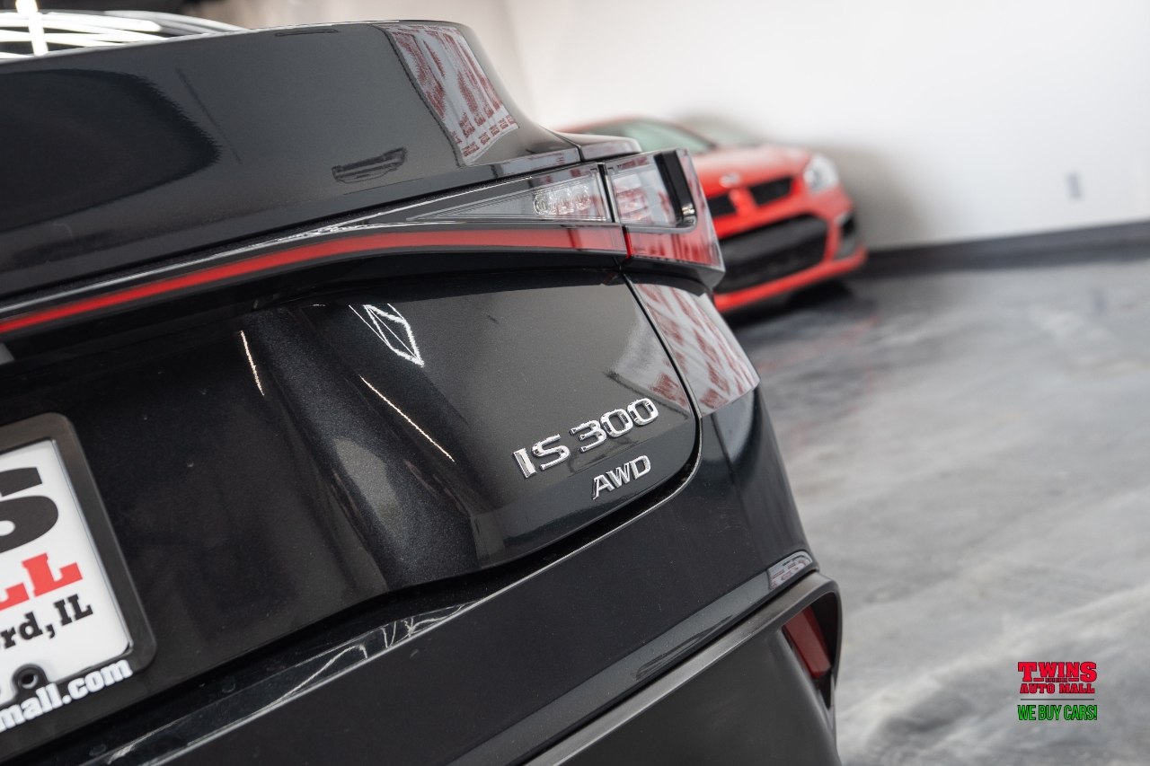 Lexus IS 350 AWD 2021