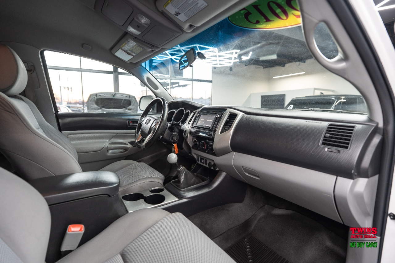 Toyota Tacoma Double Cab V6 6MT 4WD 2015