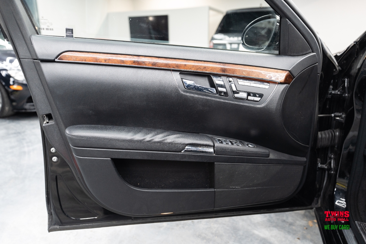 Mercedes-Benz S-Class S550 2008