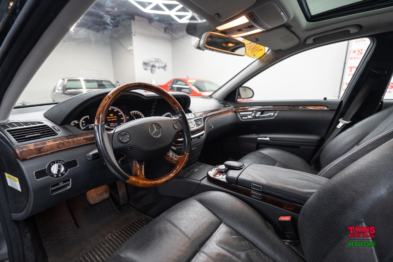 Mercedes-Benz S-Class S550 2008