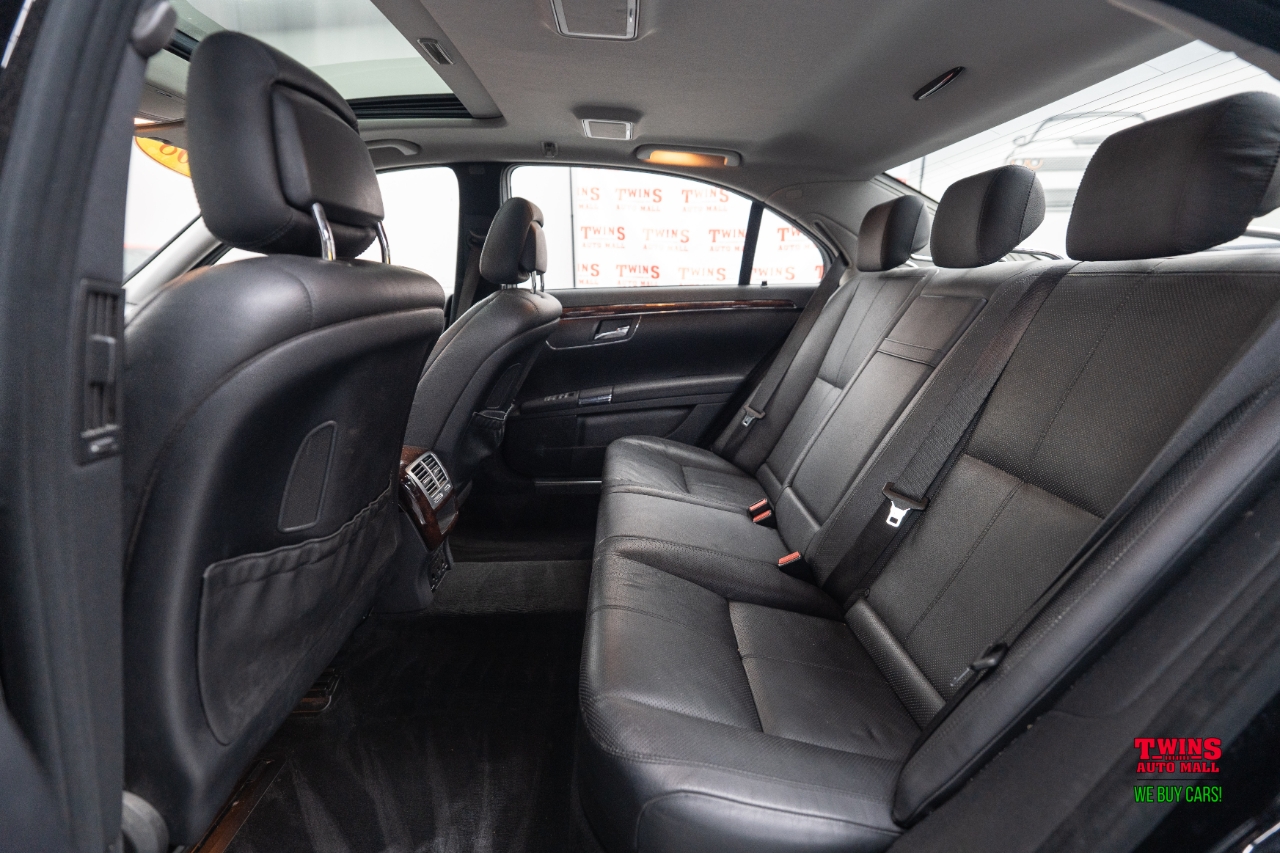 Mercedes-Benz S-Class S550 2008