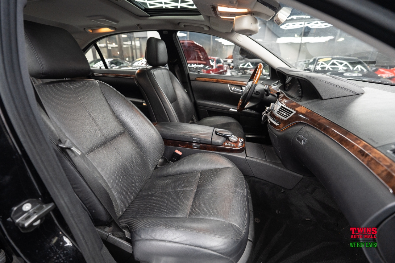 Mercedes-Benz S-Class S550 2008