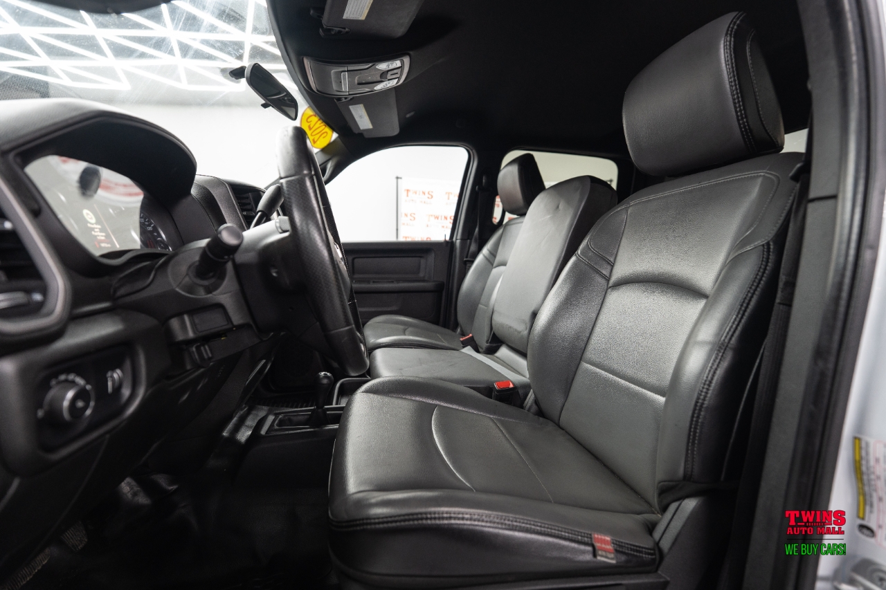 RAM 3500 Tradesman Crew Cab 4WD DRW 2023