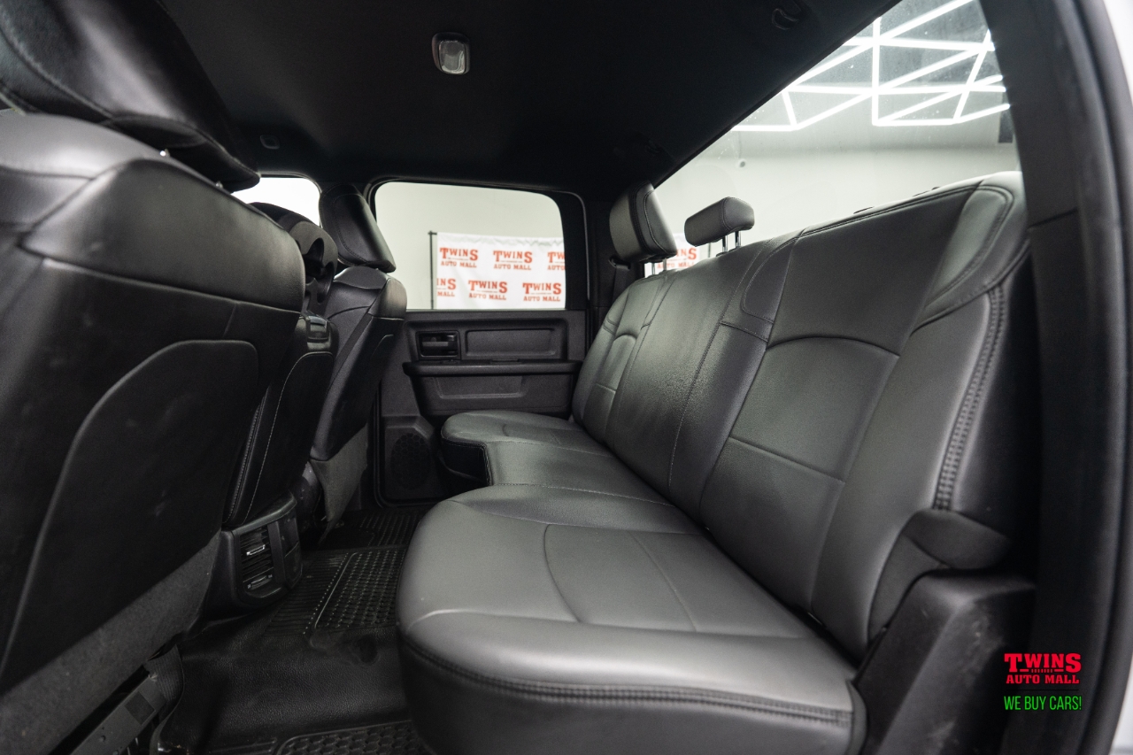 RAM 3500 Tradesman Crew Cab 4WD DRW 2023