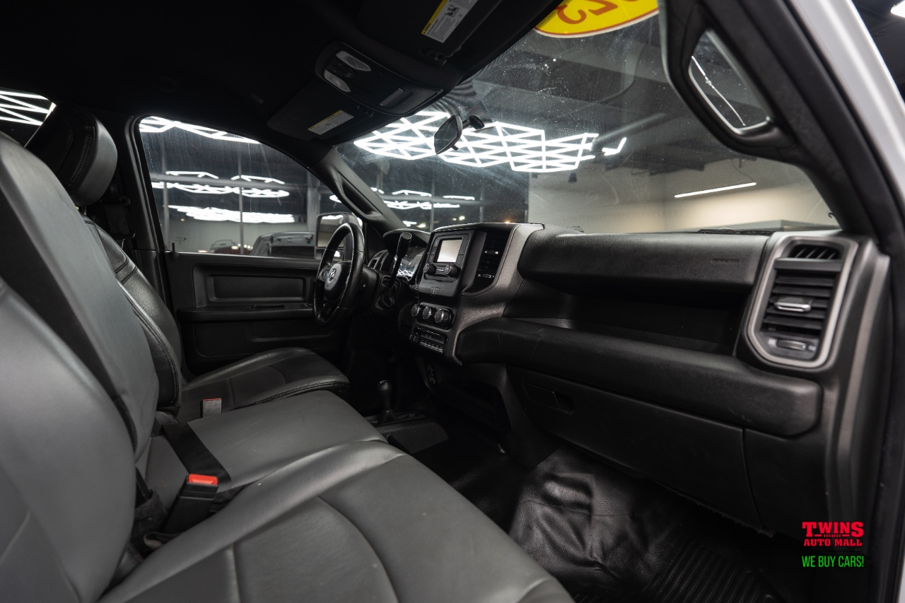 RAM 3500 Tradesman Crew Cab 4WD DRW 2023