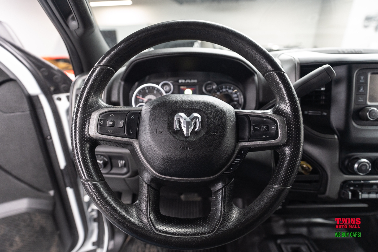 RAM 3500 Tradesman Crew Cab 4WD DRW 2023