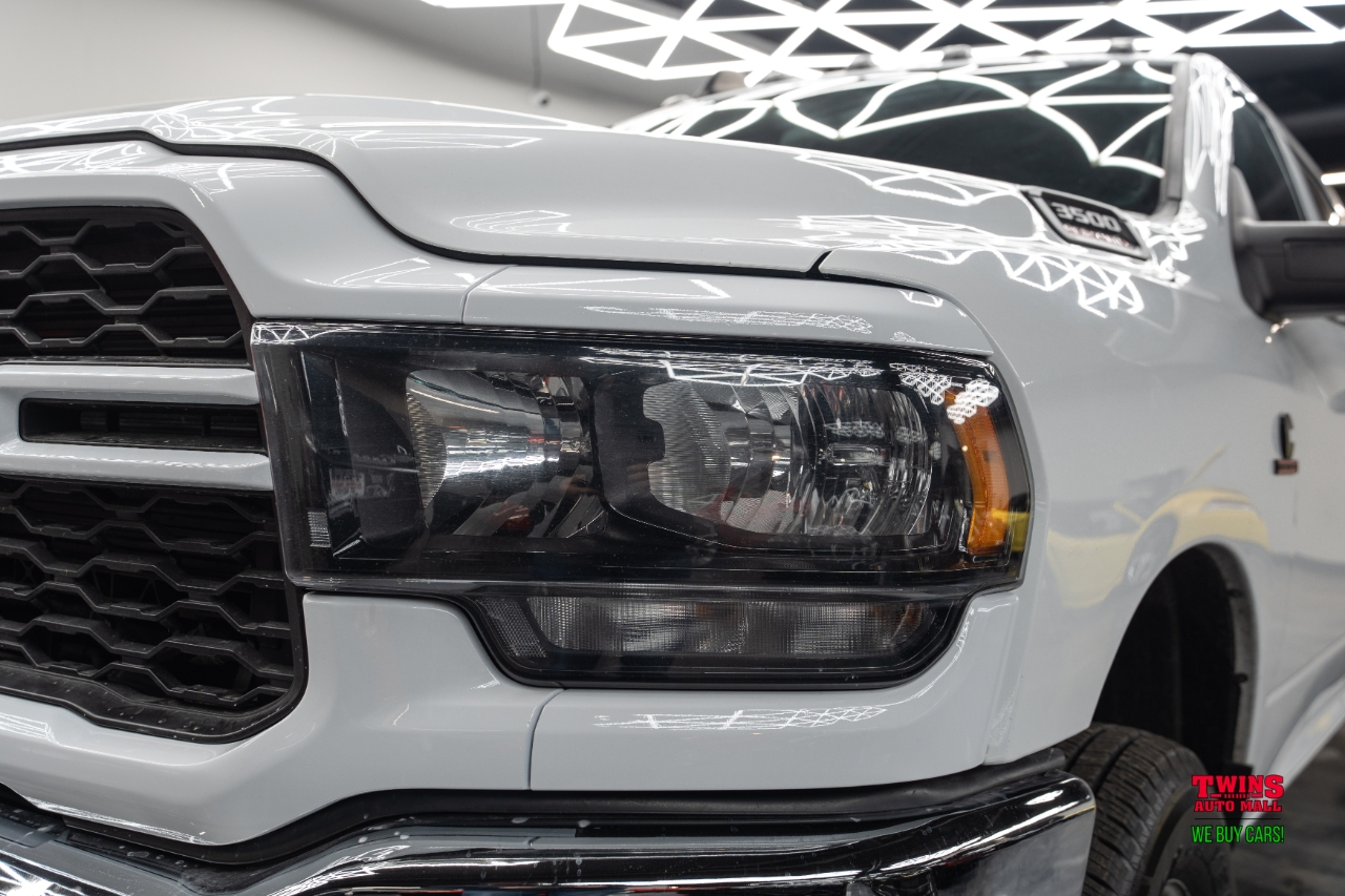 RAM 3500 Tradesman Crew Cab 4WD DRW 2023