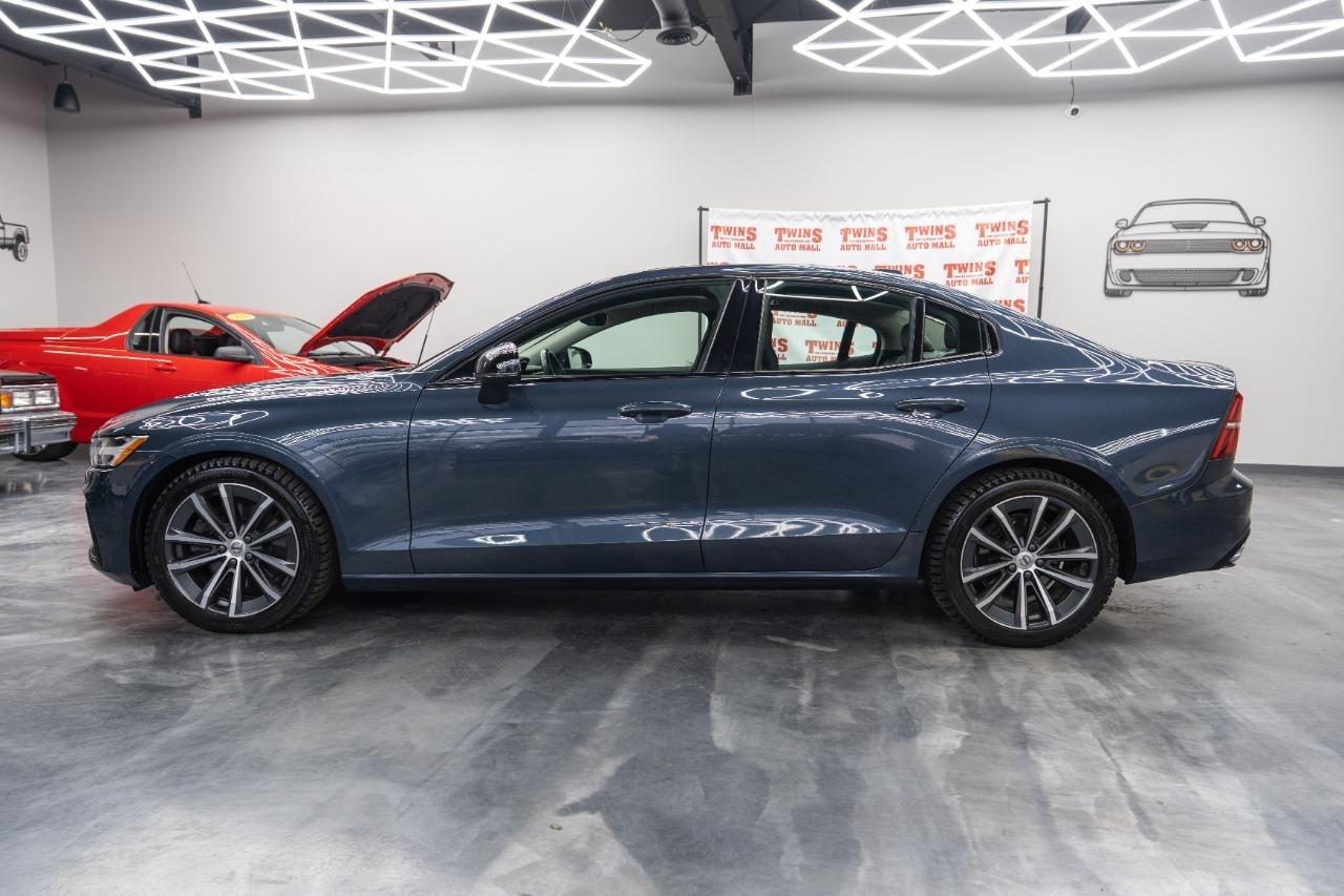 Volvo S60 B5 Momentum AWD 2022