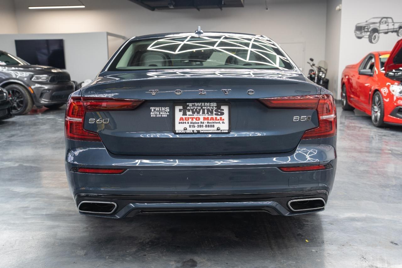 Volvo S60 B5 Momentum AWD 2022