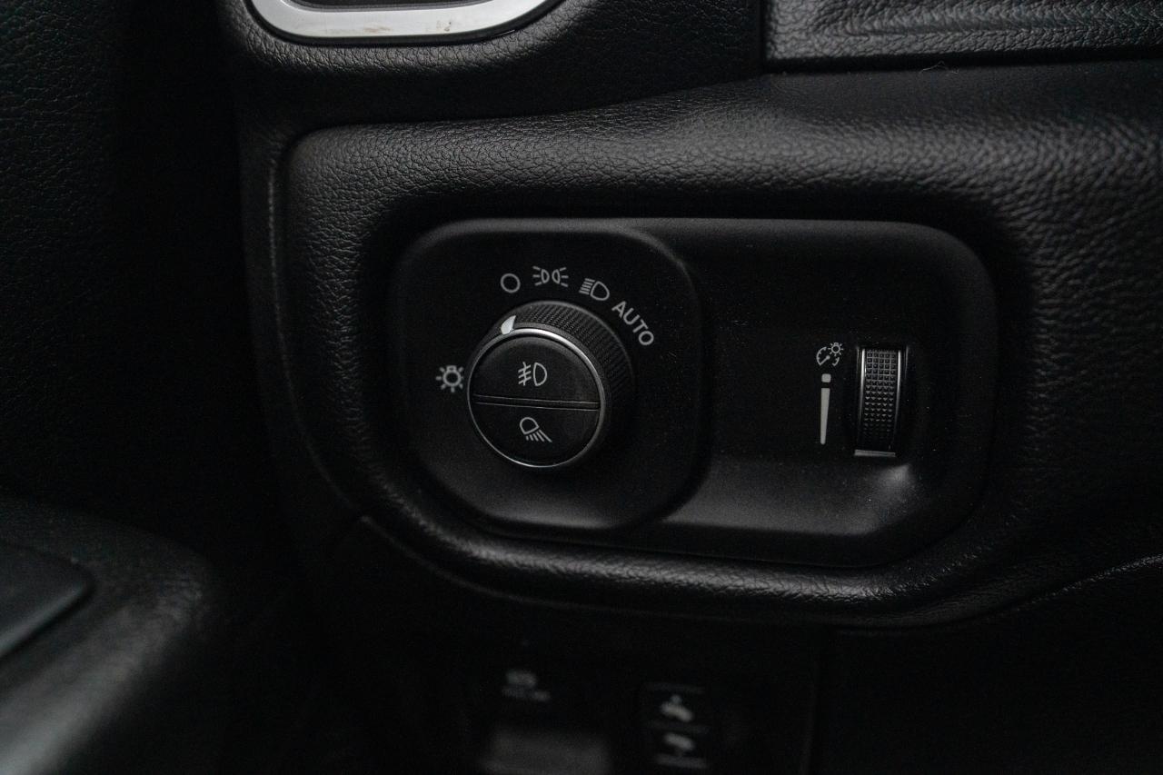 RAM 1500 Big Horn Crew Cab SWB 4WD 2021